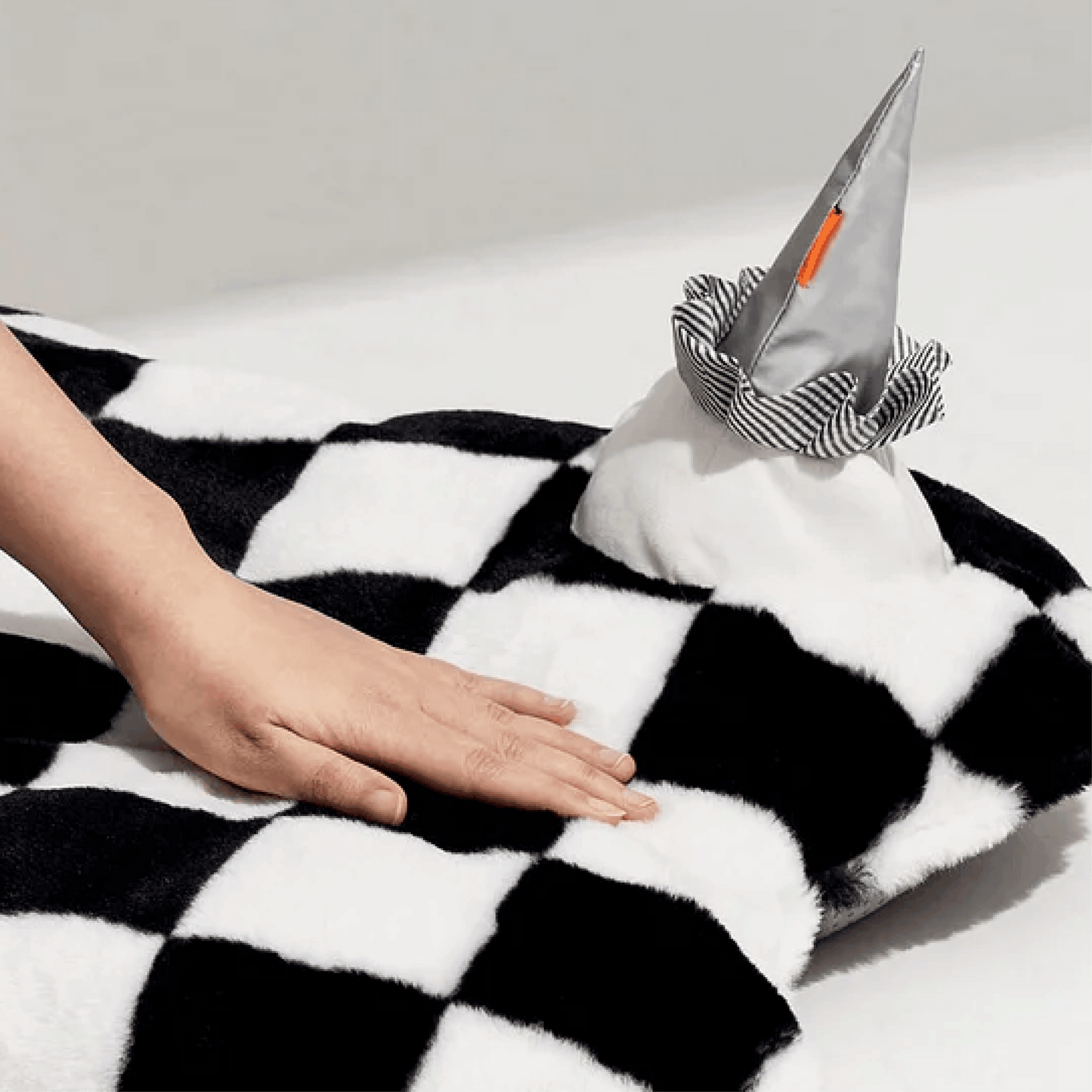 Mewoo - Checkered Pet Cushion - Pet Friendly's PH