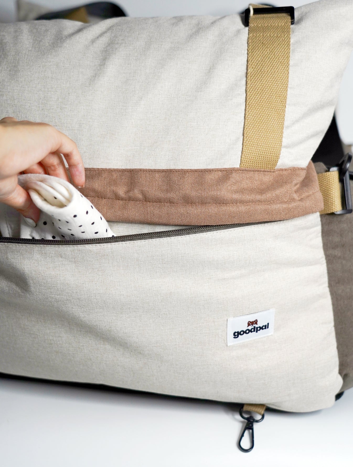 The GoodPal - Pawssenger CarSeat