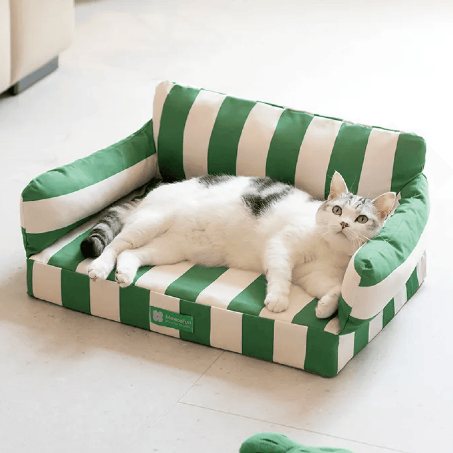 Experience the epitome of pet comfort with Mewoo's Mossy Green Waterproof Pet Bed. Explore our premium selection of pet beds designed for dogs and cats. Elevate their relaxation with this stylish and waterproof bed, ensuring a cozy retreat in ultimate comfort and durability.